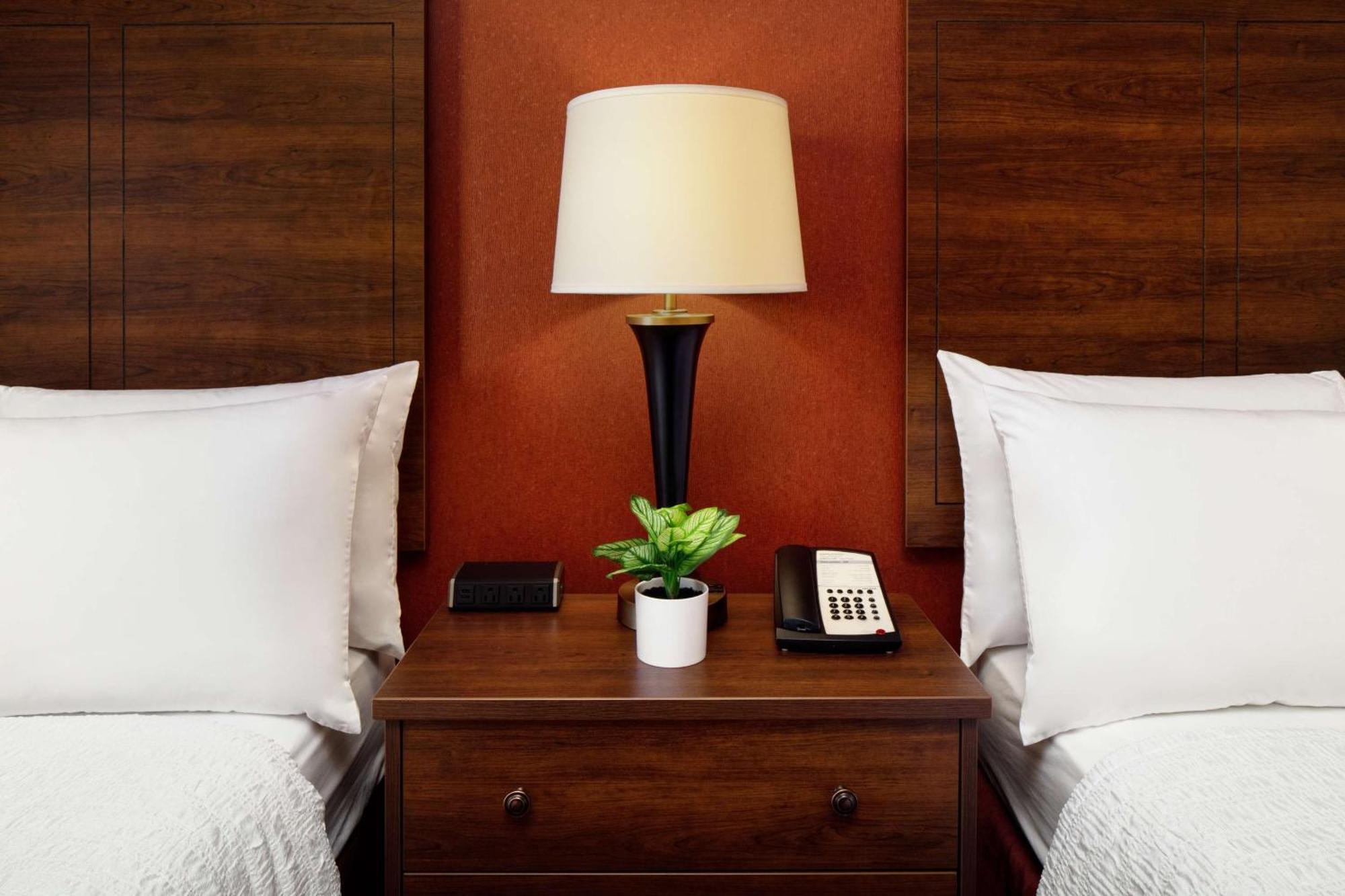 Hampton Inn & Suites Scottsdale At Talking Stick Екстер'єр фото