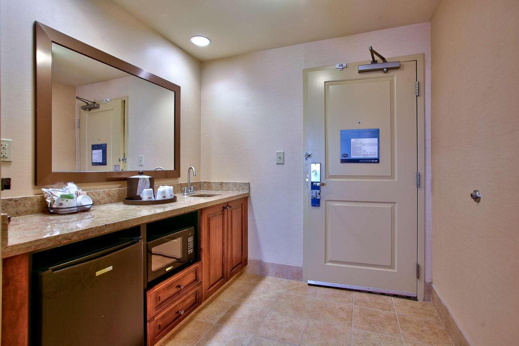 Hampton Inn & Suites Scottsdale At Talking Stick Екстер'єр фото