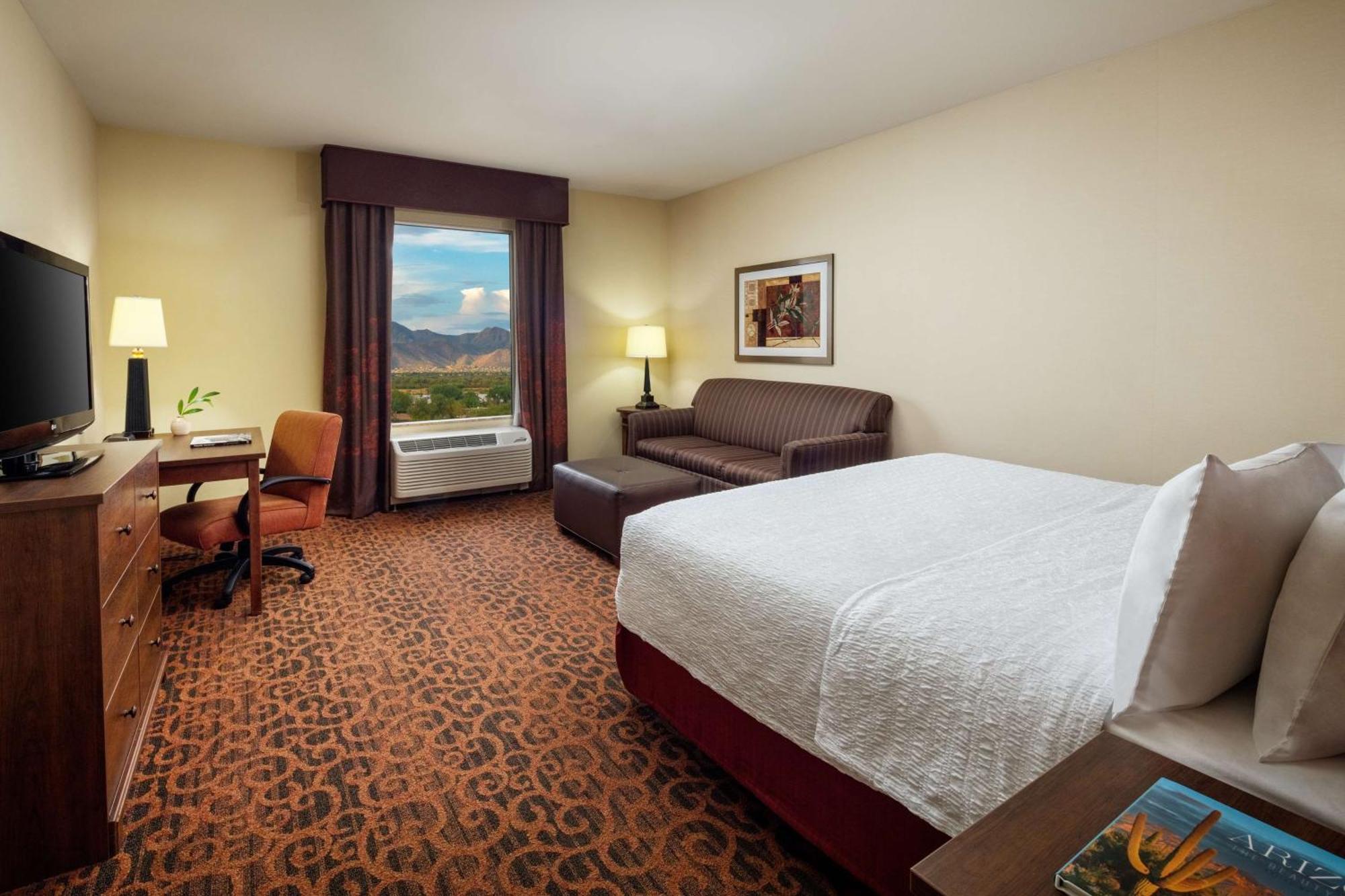 Hampton Inn & Suites Scottsdale At Talking Stick Екстер'єр фото