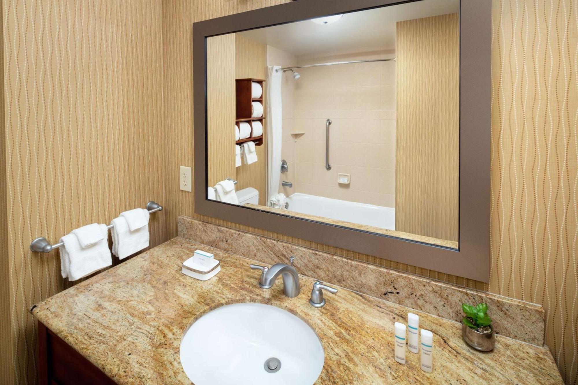 Hampton Inn & Suites Scottsdale At Talking Stick Екстер'єр фото